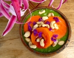 Masterpiece Green spoothie with papaya, cashew, flowers